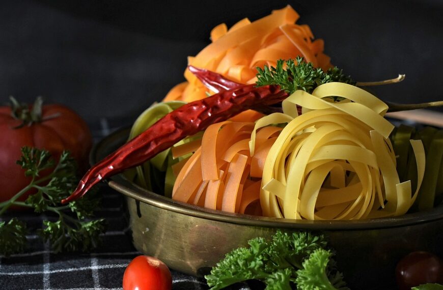¿Cómo selecciono utensilios para cocinar para una familia?